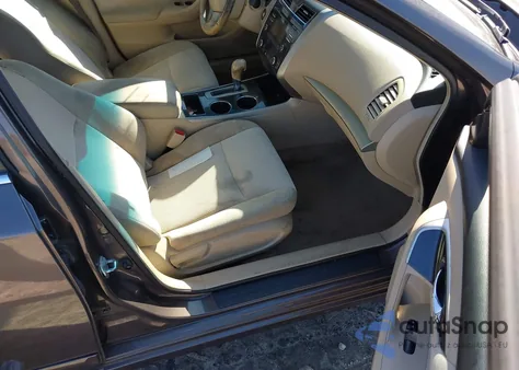 2013 Nissan Altima 2.5 Sv z USA, uszkodzony, nr VIN 1N4AL3AP4DC133847